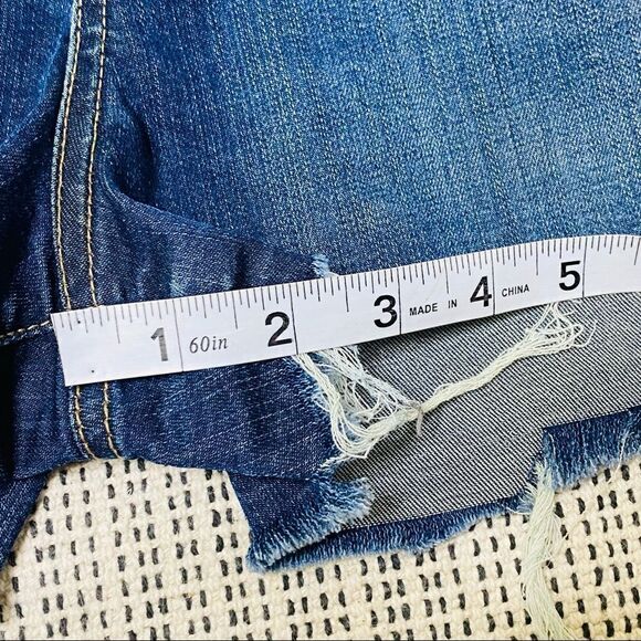 Blank NYC dark denim stretch distressed wedge shirt size 30 - Picture 5 of 7